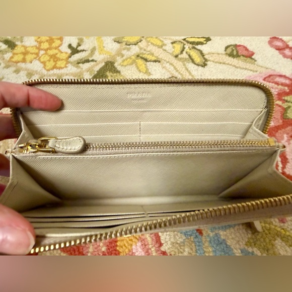 PRADA Gray Beige Saffiano 100% Leather Zip Around Continental Wallet - Picture 9 of 16
